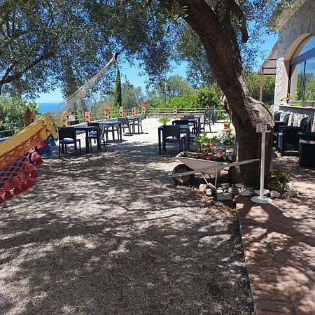 Acomodação com café da manhã  Petrus Cilento 3*